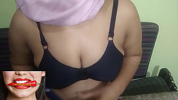 A Desi Beauty Bares Her Luscious Tits For Your Pleasure