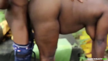 Massive Ebony Endowment Craves Raw Outdoor Pounding