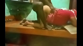 Sultry Desi Aunty’s Steamy Nighttime Seduction