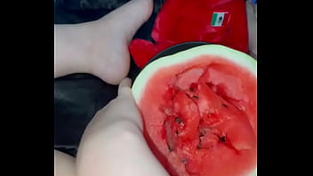 Juicy Watermelon Fills Teen Pussy In Kinky La Masturbation – Extreme Food Fetish Makes Arabian Snowwhite Scream With Homemade Orgasms