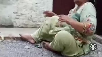 Sizzling Desi Aunty Puffs With Seductive Grace