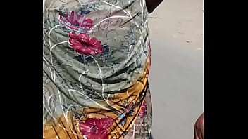 Sizzling Saree-clad Curves